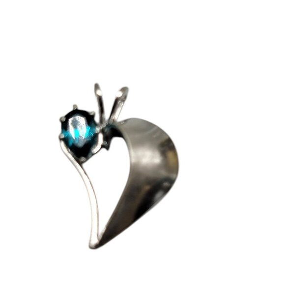 Sterling Aquamarine Curved Heart Pendant 925 Silver Corner Sparkling Gemstone - Picture 3 of 4